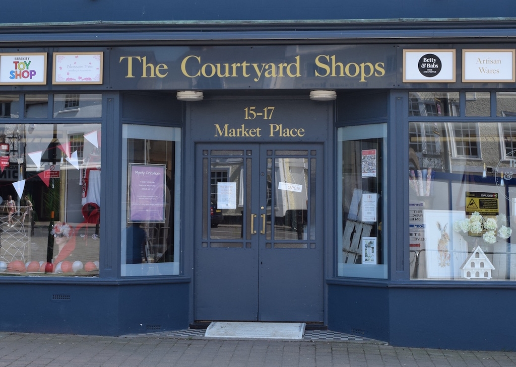 original CourtyardMews 1525970905 - Brackley