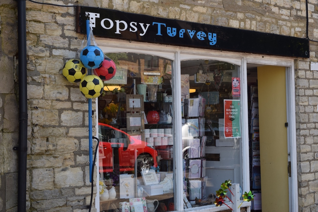 original TopsyTurvy 1525970909 - Brackley